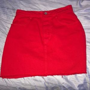 A red skirt .